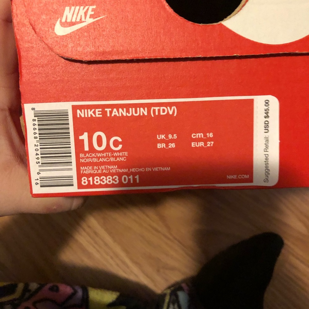 Kids Nike Shoes - Picture 5 of 5